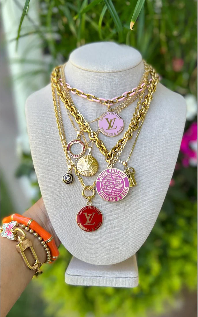 Louis vuitton pink necklace deals